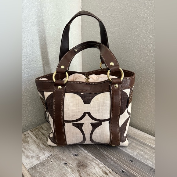 Coach Brown and Cream Shoulder Bag - Picture 2 of 16